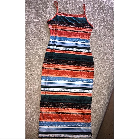 💕😍MAKE AN OFFER! TYE DYE SEXY BODYCON DRESS😍💕 - Picture 3 of 4